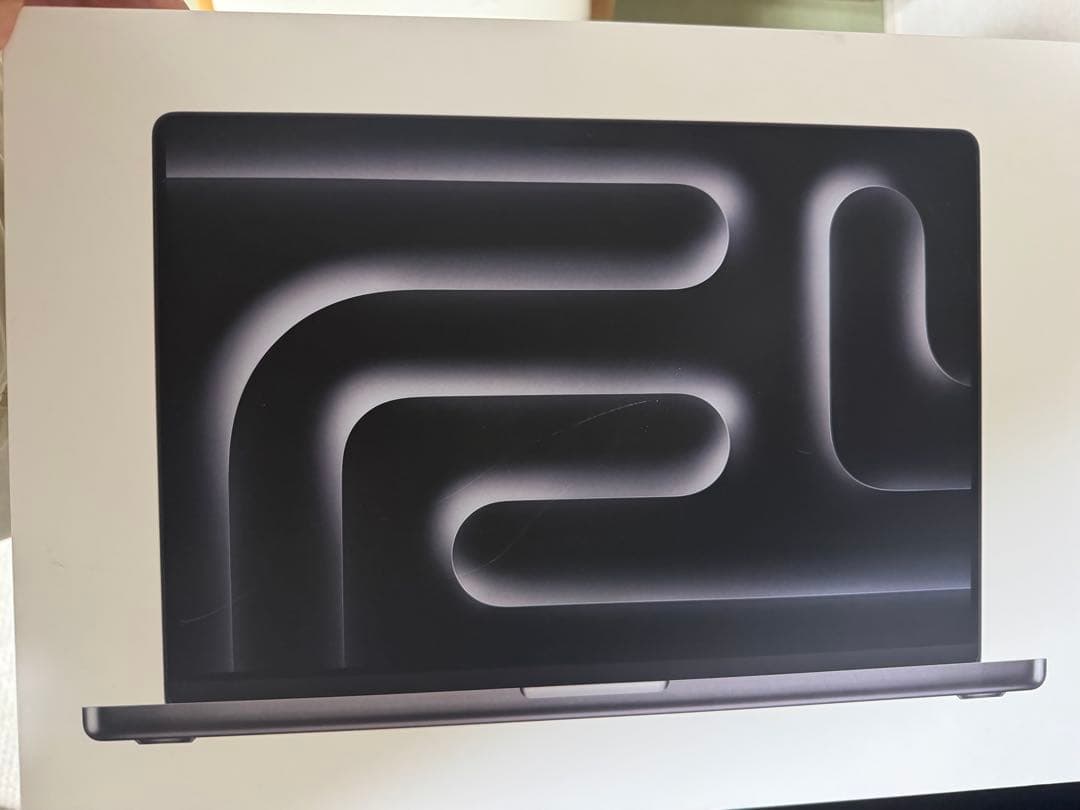 MacBook M4 Max 64GB 8TB 16インチ