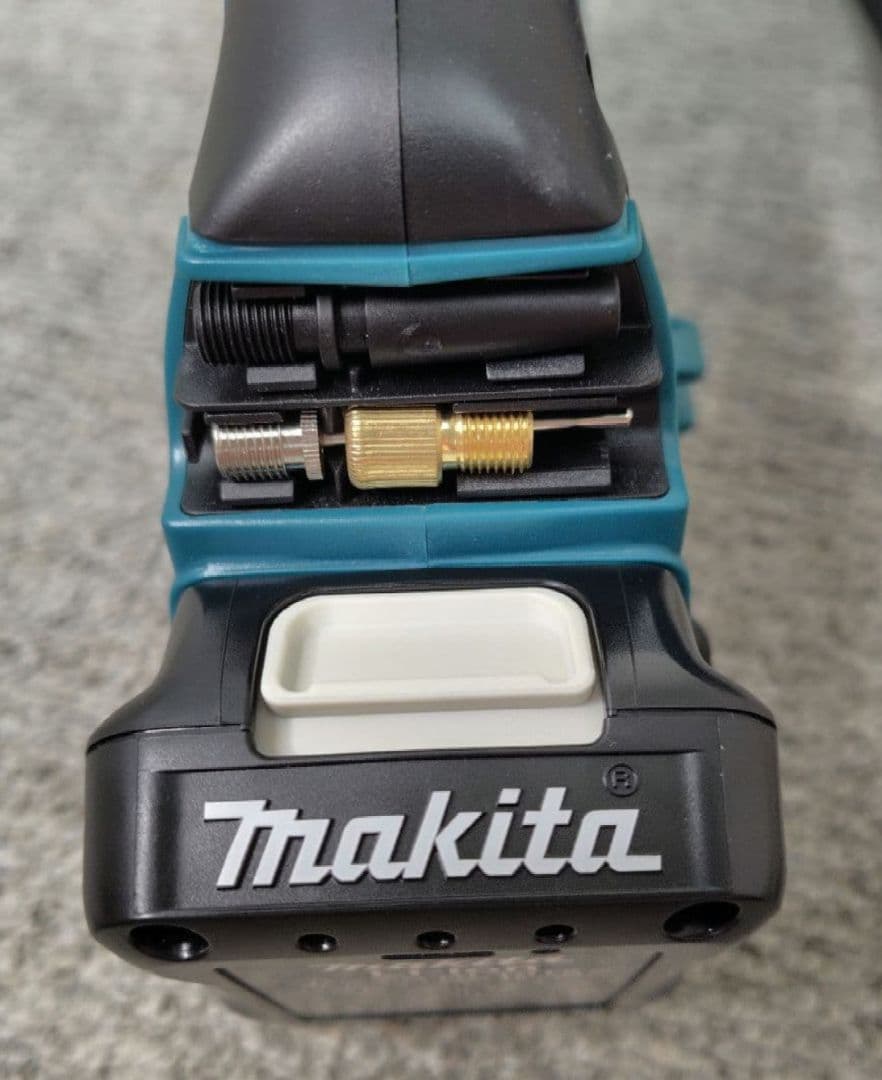 新品　マキタ　充電式空気入れ MP100DSH