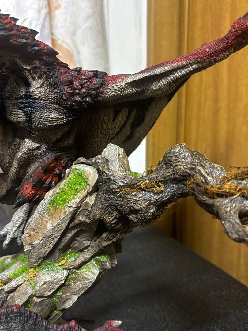 モンスターハンター リオレウス フィギュアクリエイターズモデルと比較あり