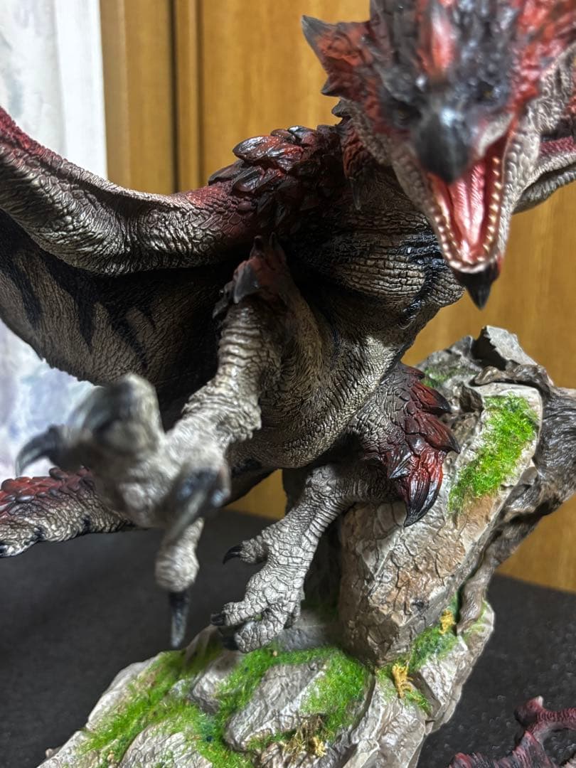 モンスターハンター リオレウス フィギュアクリエイターズモデルと比較あり