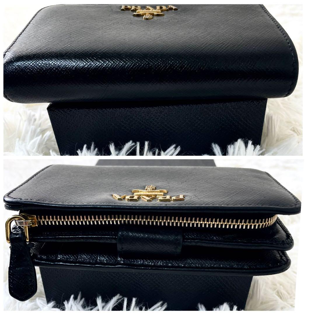 プラダ　PRADA 二つ折り財布　サフィアーノ　レザー　ブラック　黒　レディース