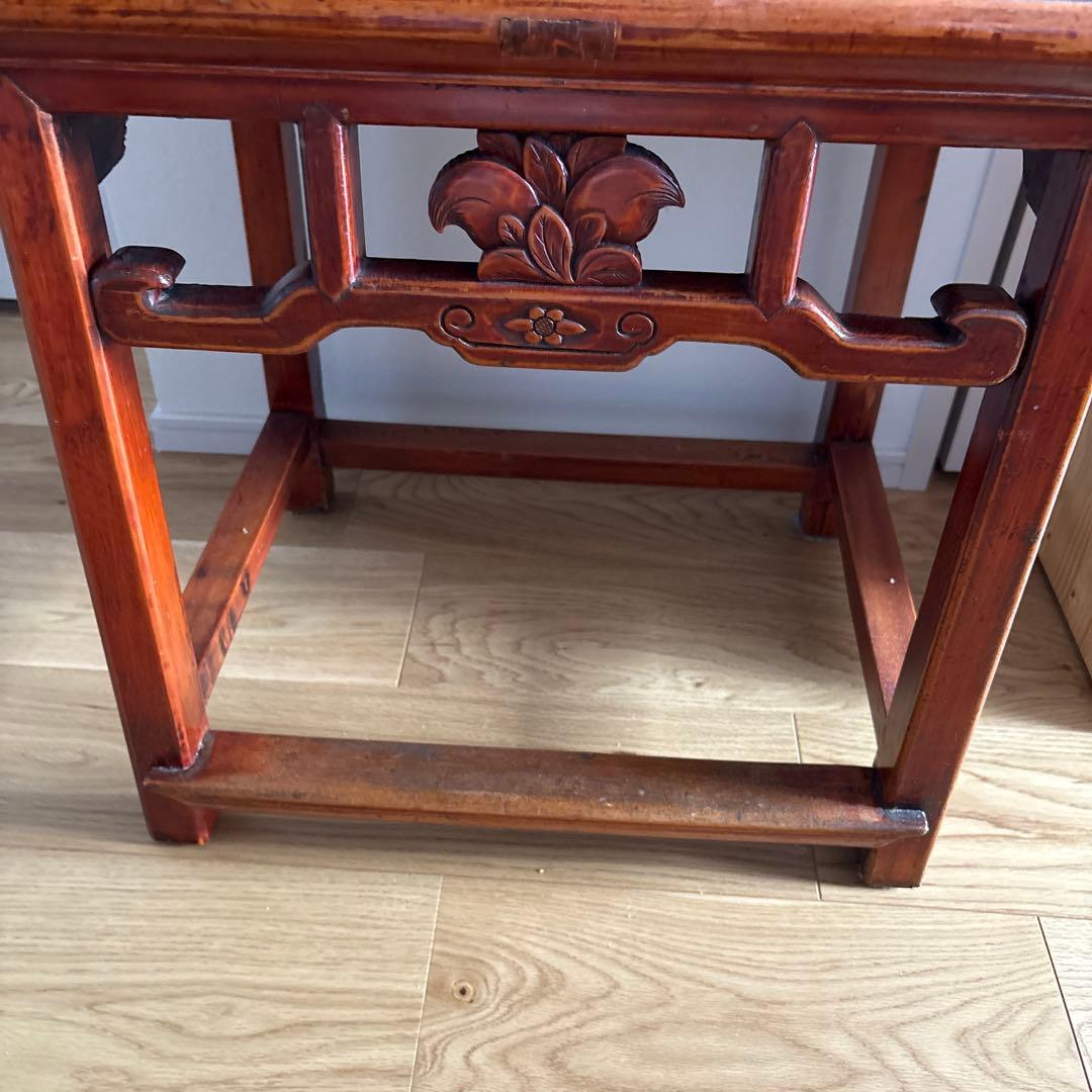 アンティーク風彫刻付き木製チェア　中国？