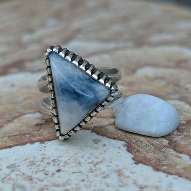 ハンドメイドの入りコン沢翡翠リング　コン沢リング　一点物