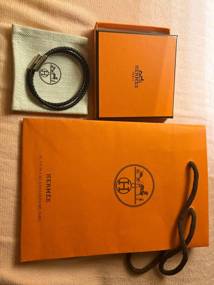 Hermès レザーブレスレット トゥルニ　ブラック