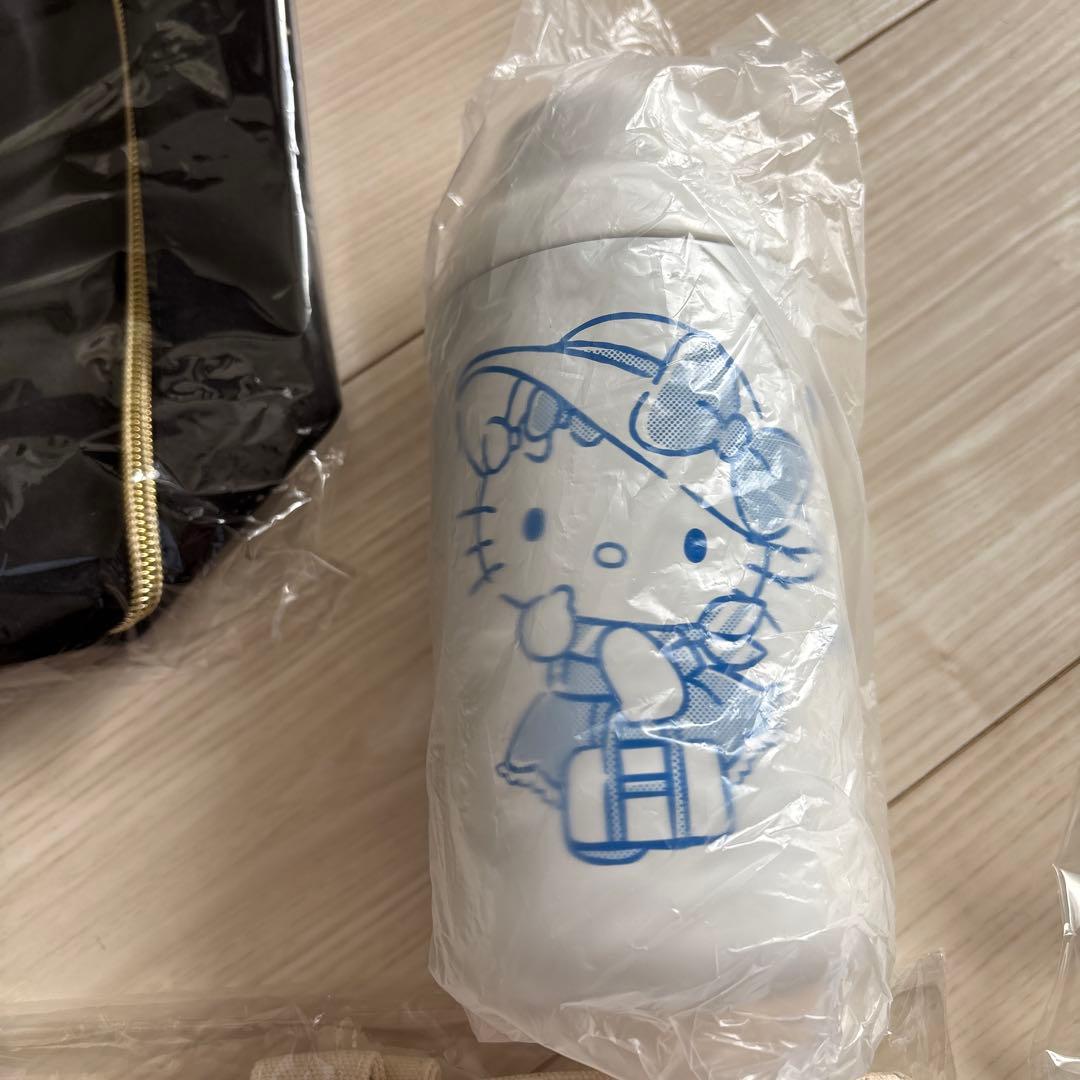 リゾートトラスト限定品　特大キティぬいぐるみ