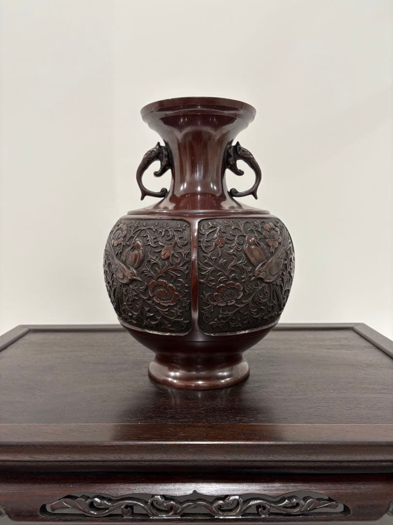 銅製 浮彫り花鳥花瓶