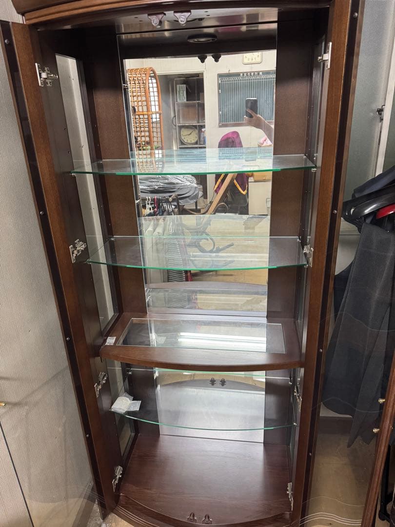 ファニテリアマキ　ダウンライト付　ガラス２枚扉キュリオケース　キャビネット