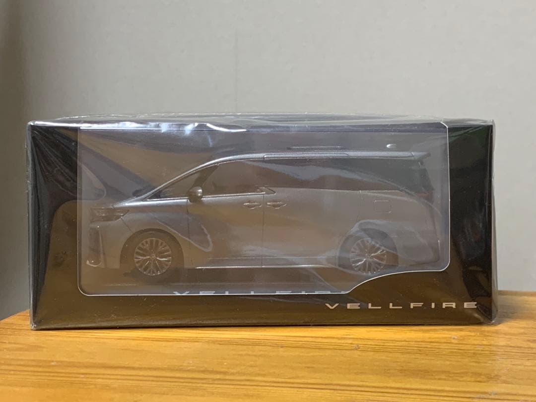 たか　トヨタ 新型ヴェルファイア カラーサンプル プレシャスメタル