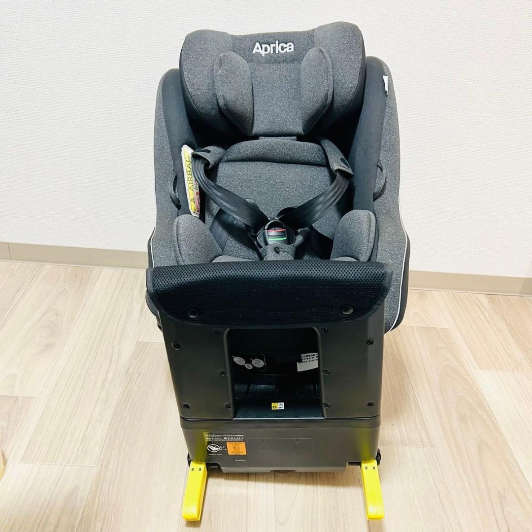 未使用級　Aprica CURURILA LITE ISOFIX 回転式 新生児