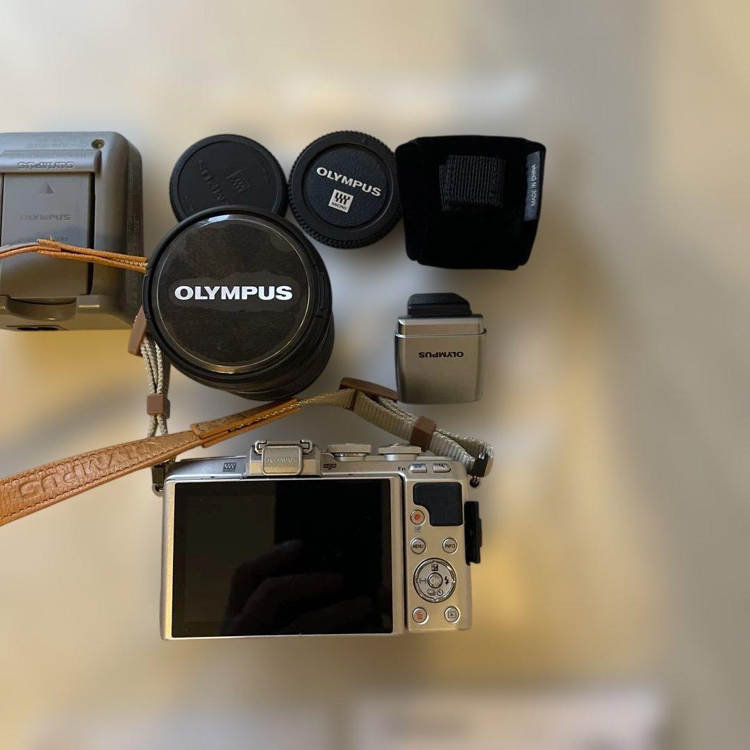 Olympus E-PL7 ミラーレス一眼カメラ