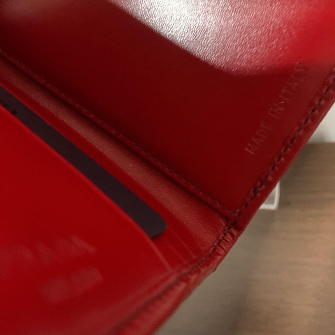 Mio 新品未使用 美品 プラダ レザー ロゴエンボス 折り財布