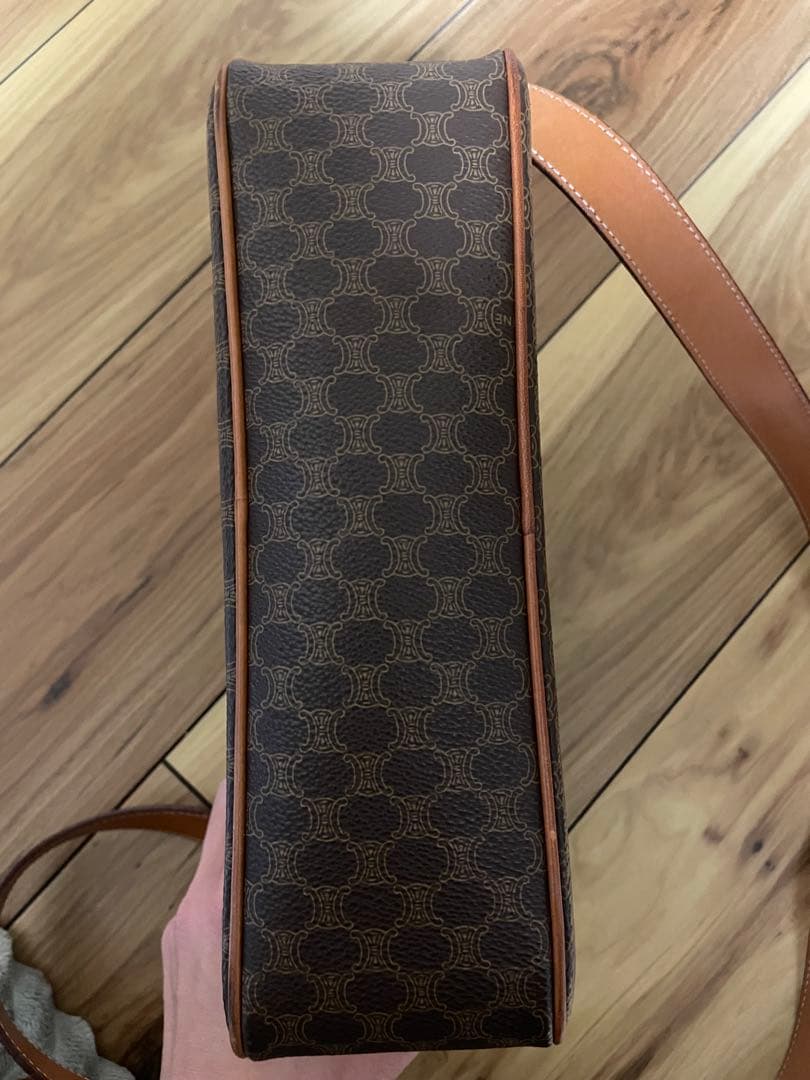 CELINE ブラウンレザーショルダーバッグ