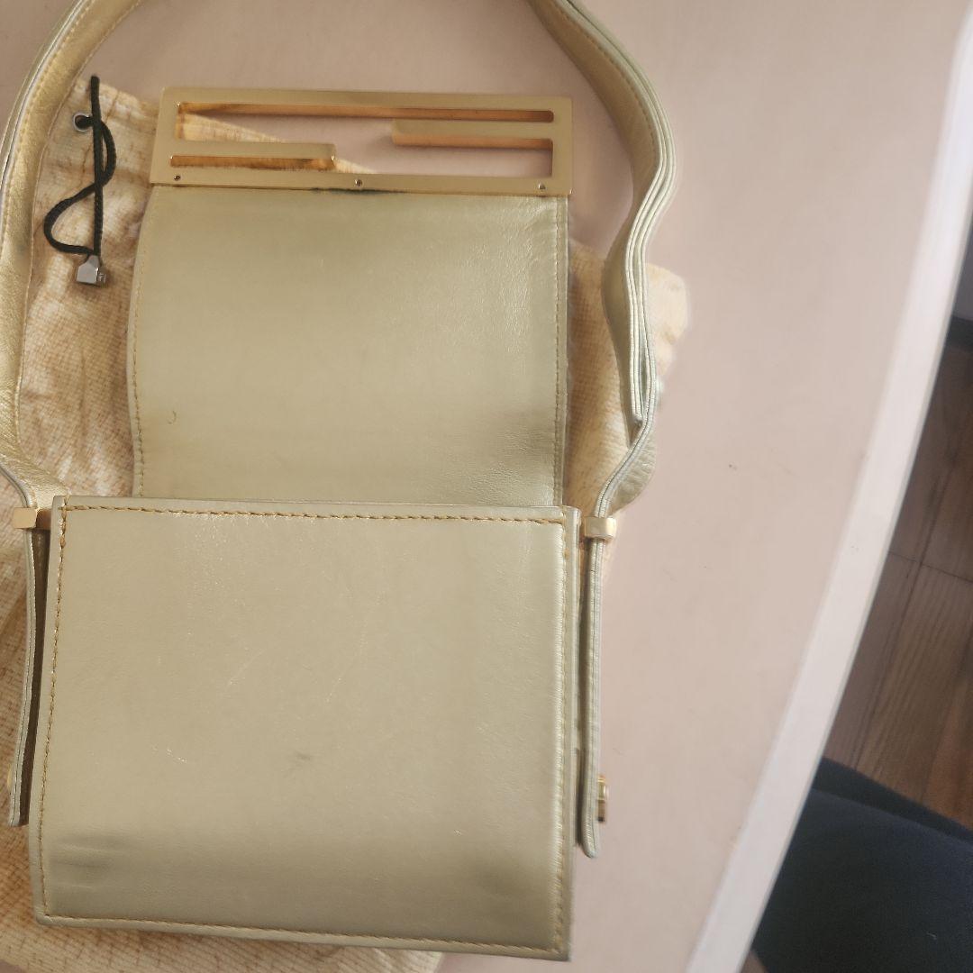 FENDI ゴールド ストライプ ショルダーバッグ