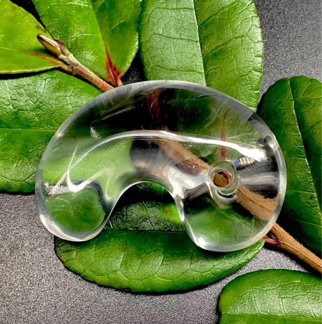 ✳幻影‼️ファントムクォーツ 山の形状　ガネッシュヒマール水晶勾玉　極上品鑑別書付