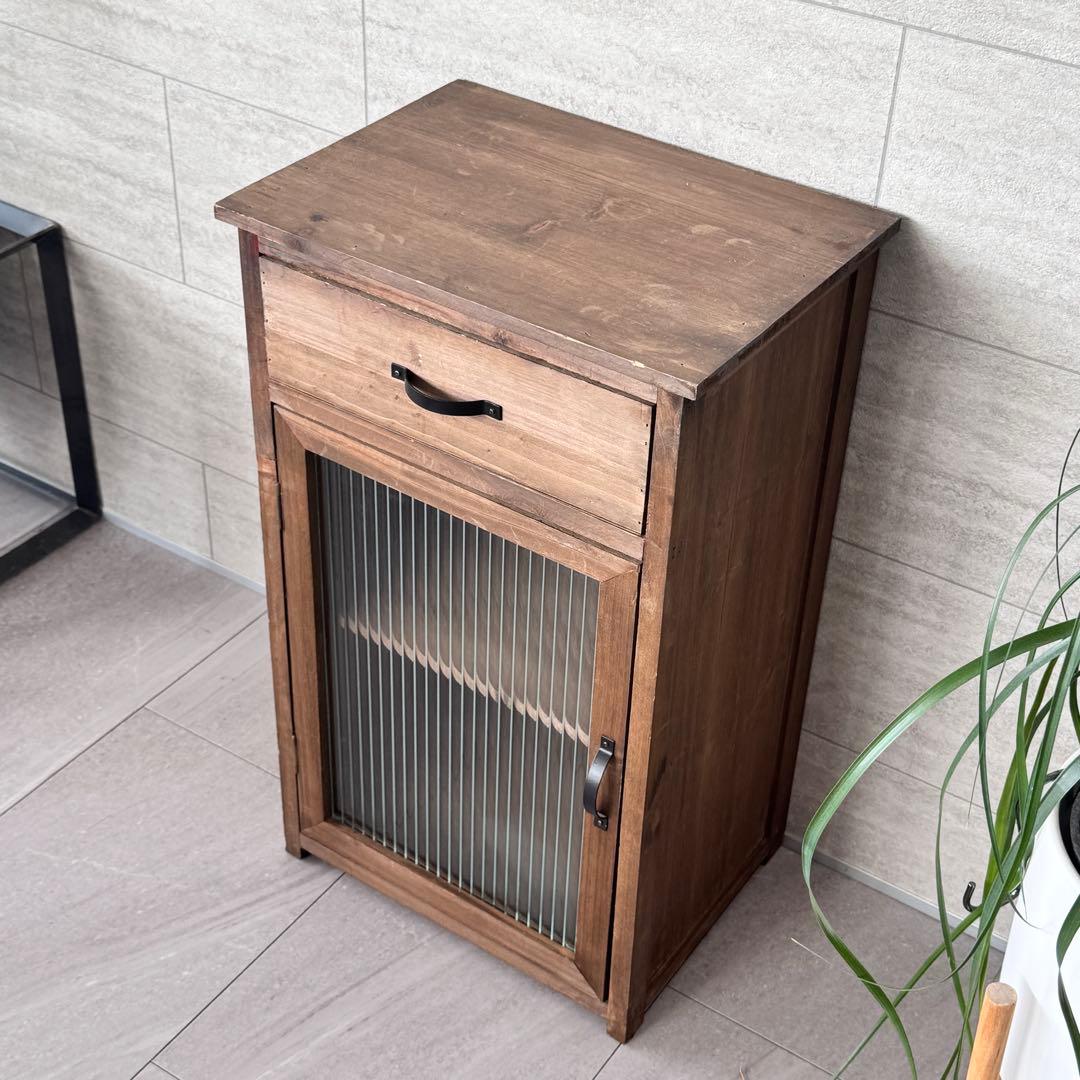 木製ヴィンテージスタイルガラスキャビネット