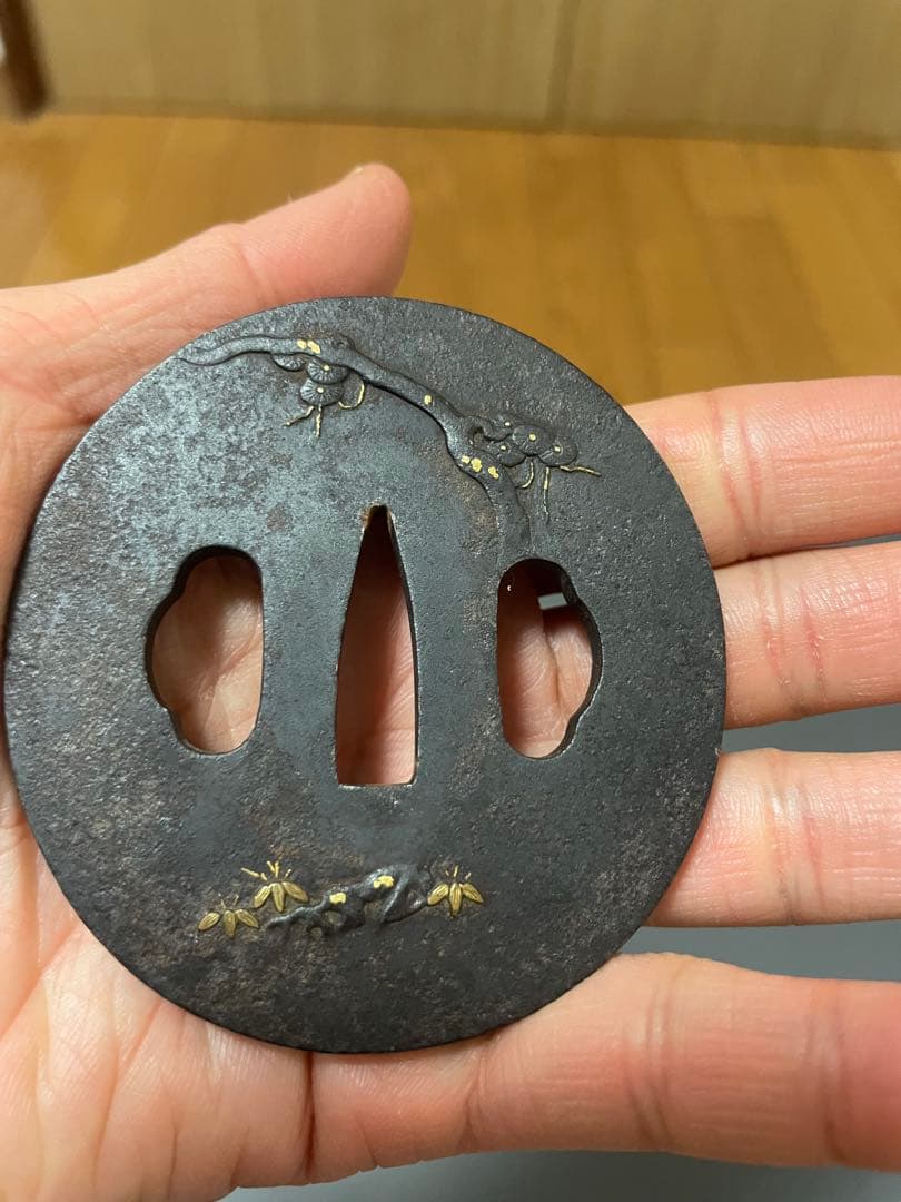 24時間以内発送★まとめ買い割引あり★鍔　刀の鍔 鉄製 刀装具 金　透かし