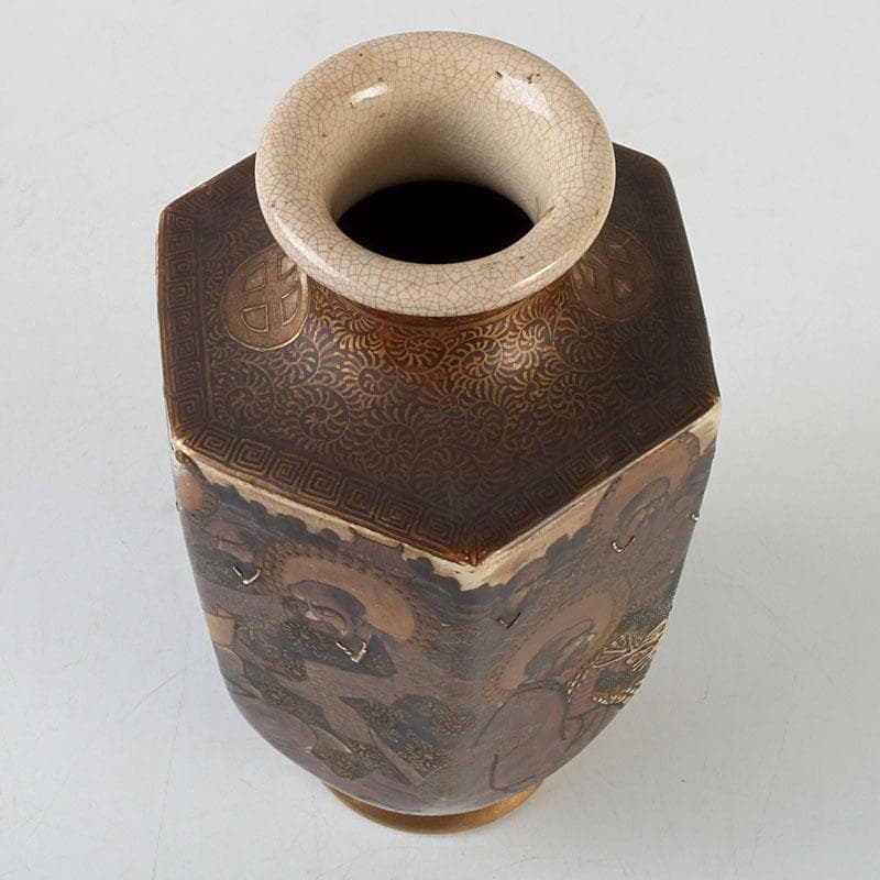 薩摩焼　丸二造　金襴手　羅漢図　花瓶　Z　9602