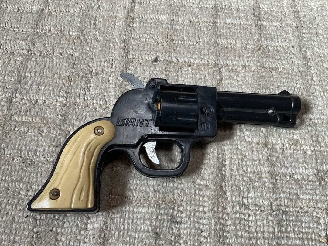 昭和の玩具／GIANT・8。RUNNING SHOOT。PLASTIC GUN。