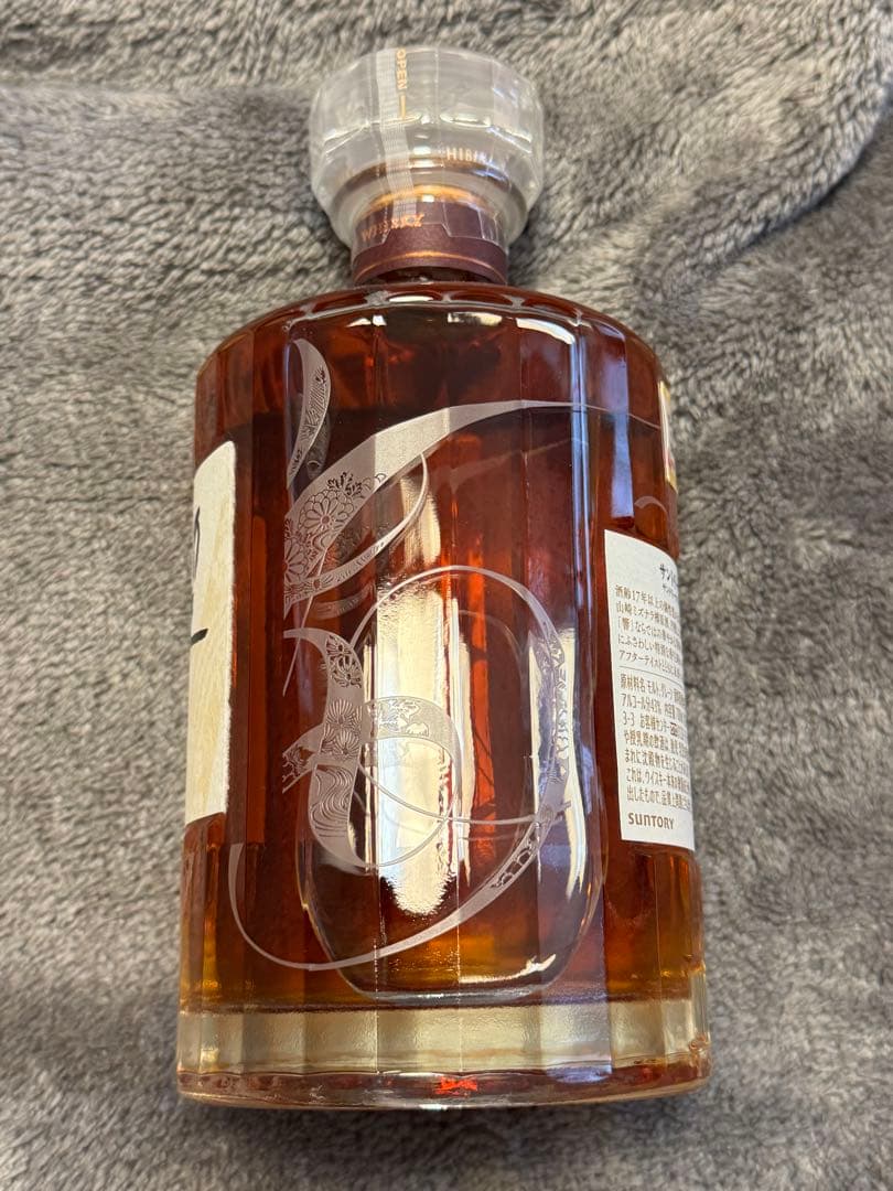 響 サントリーウイスキ －100周年記念 デザイン￼ボトル