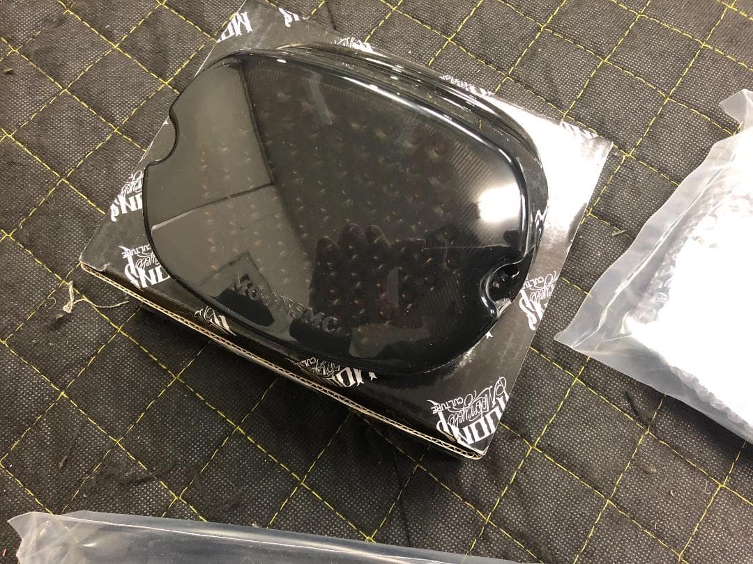 MOONSMC® ロープロファイル LED テールライト V4 M8ソフテイル用