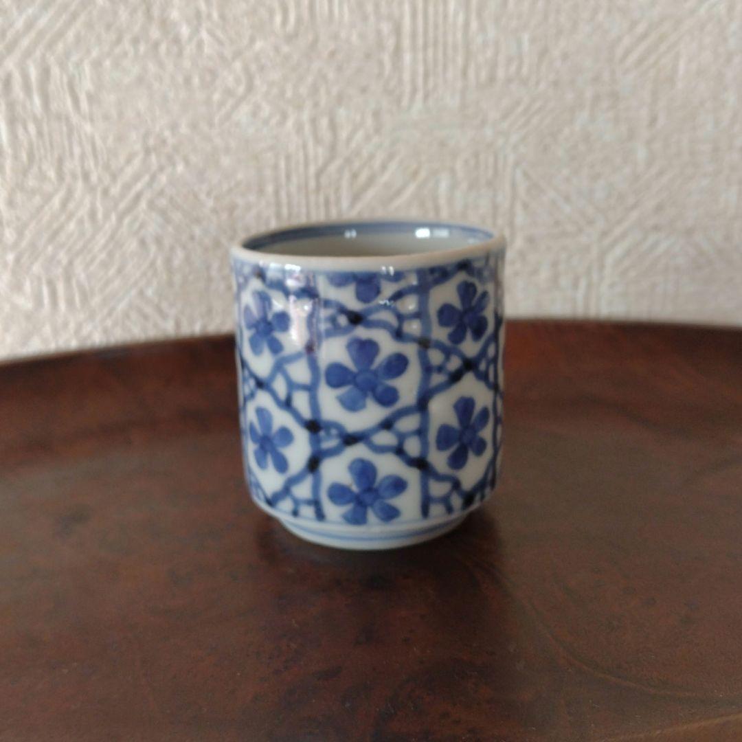 古伊万里染付氷裂小花文覗き猪口