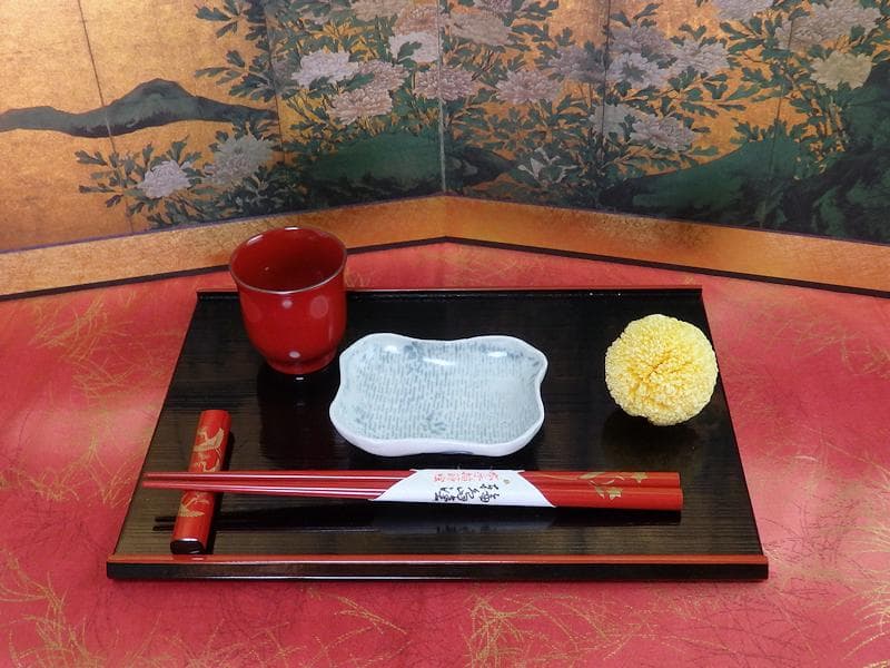 古伊万里　型刷印判　雨降りに花の図　変形皿　江戸期　E650AS-CVi