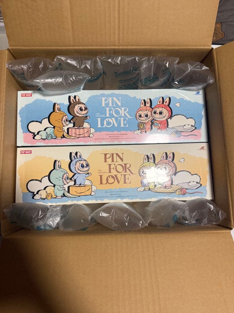 ラブブ　PIN FOR LOVE 　アソートbox2種　新品未開封シュリンク有り