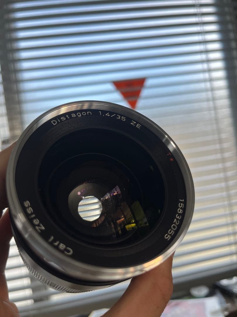 レンズ(単焦点) Zeiss 35mm f1.4 ze