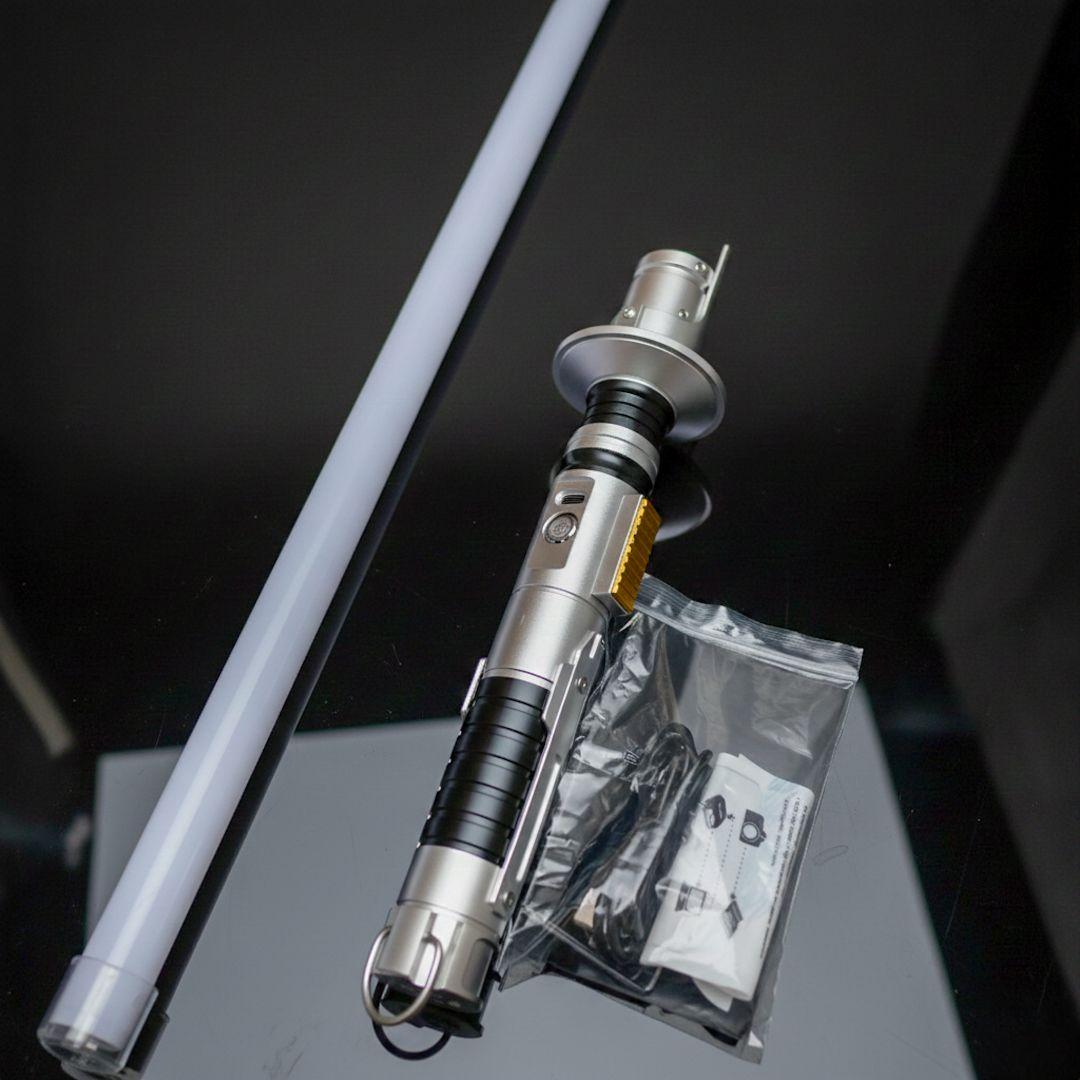 カスタムライトセーバー　新品　エズラ・ブリッジャー　ネオピクセル　スターウォーズ