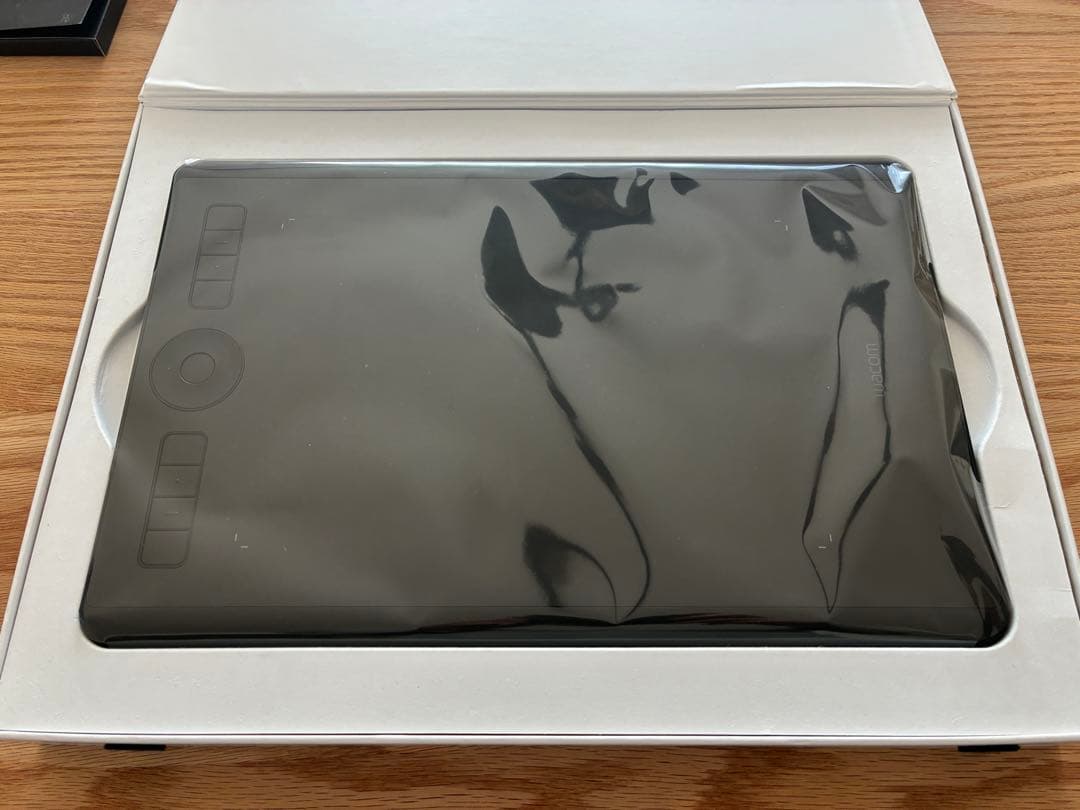 ワコム wacom PTH-660 Intuos Pro タブレット