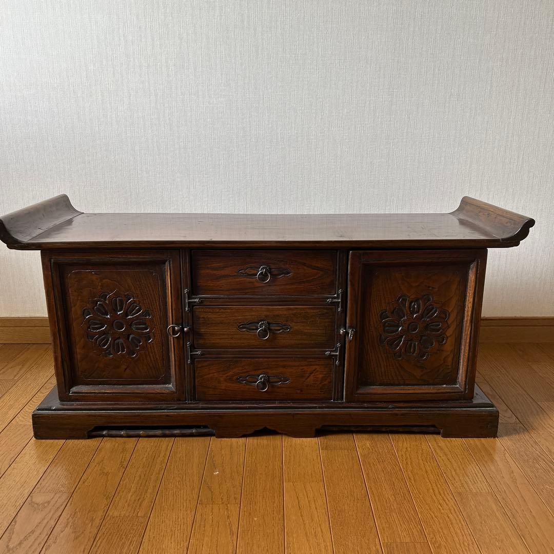 唐木飾り棚　彫刻入り木製箪笥　アンティーク　古美術　中国家具