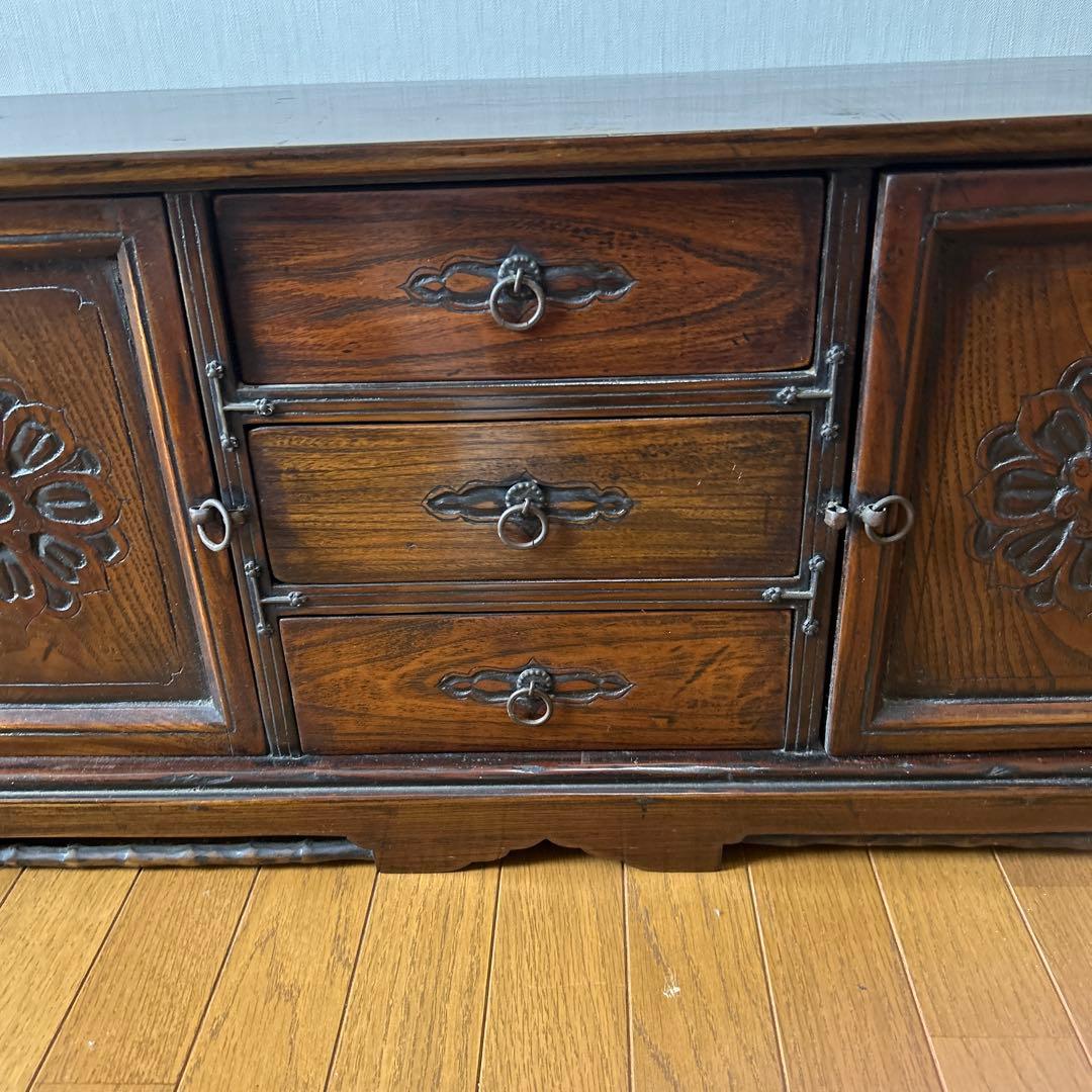 唐木飾り棚　彫刻入り木製箪笥　アンティーク　古美術　中国家具