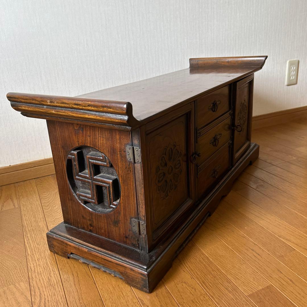 唐木飾り棚　彫刻入り木製箪笥　アンティーク　古美術　中国家具