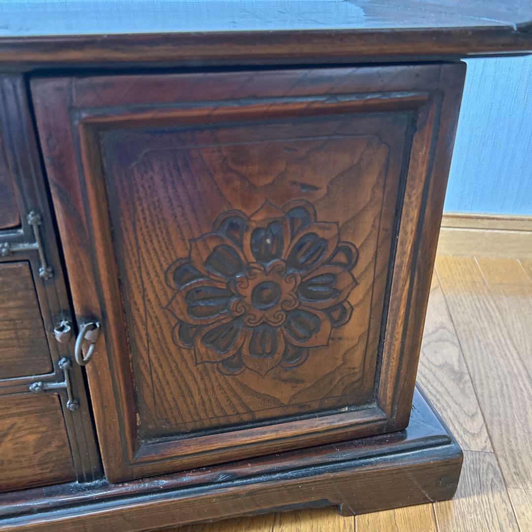 唐木飾り棚　彫刻入り木製箪笥　アンティーク　古美術　中国家具