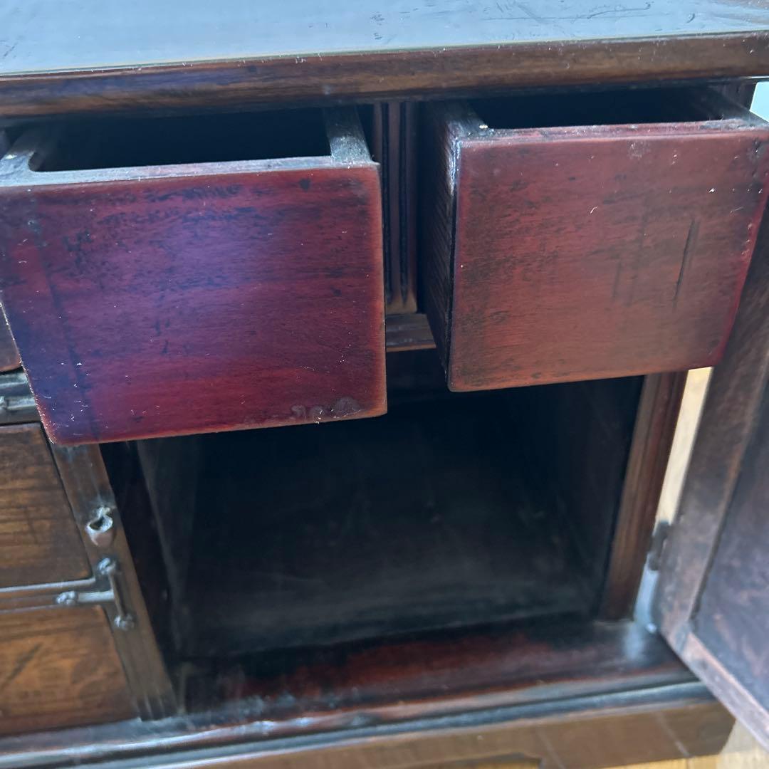 唐木飾り棚　彫刻入り木製箪笥　アンティーク　古美術　中国家具