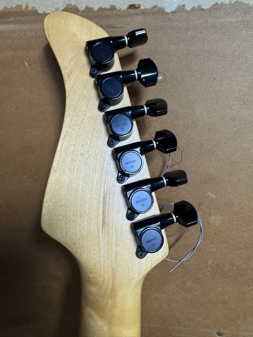 フェルナンデスエレキギター 富士山デザイン