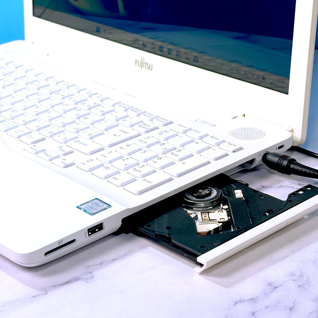 美品！Corei7・16GB・SSD・Win11・ホワイト ノートパソコン