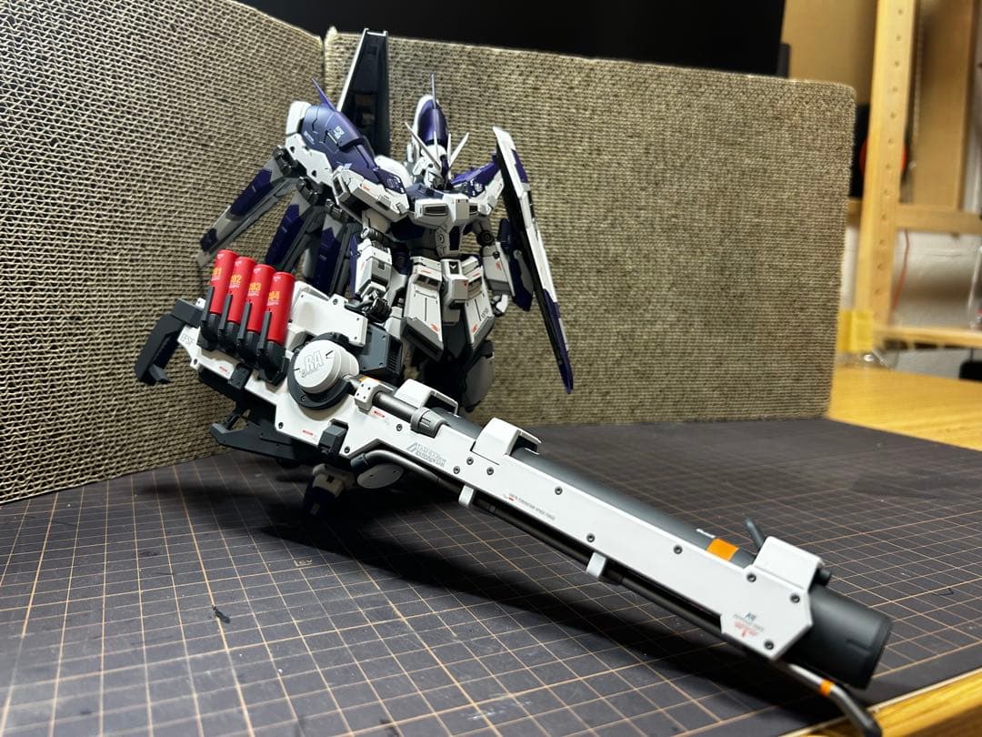 RG hi-νガンダム 全塗装完成品