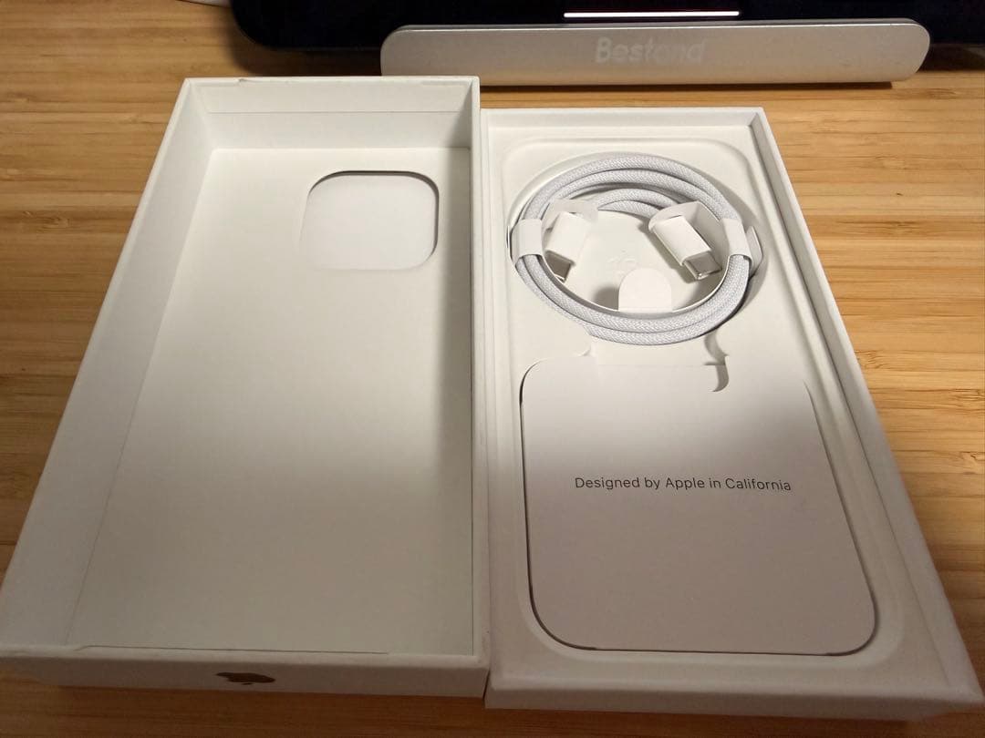 iPhone 15 pro ナチュラルチタニウム 128GB