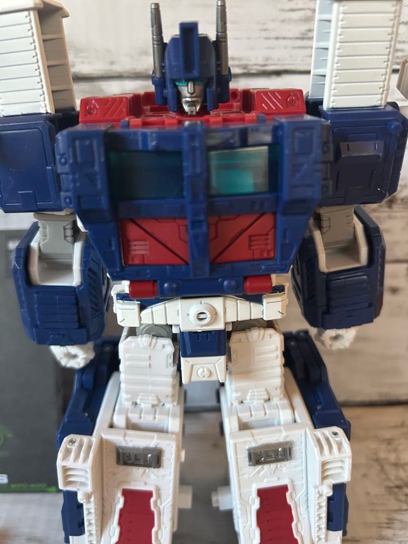 トランスフォーマー ウルトラマグナス　キングダム版