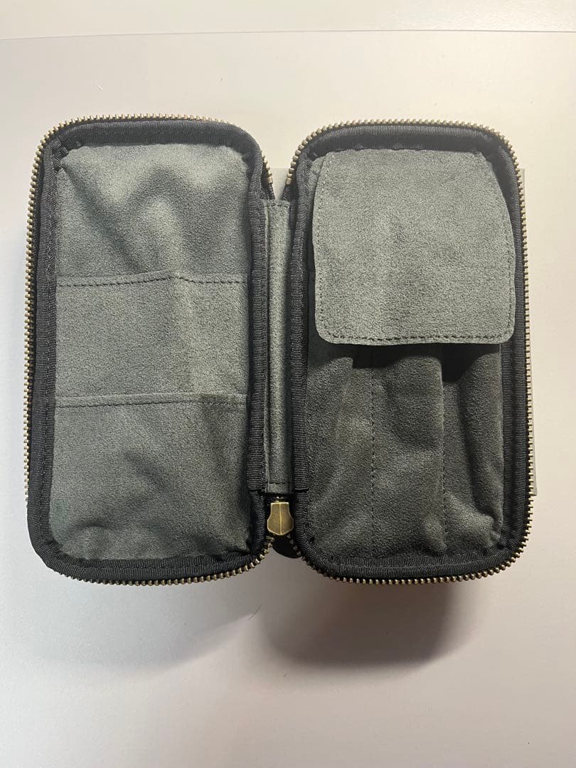 &LIEBE ジップペンケース 栃木レザー スムースブラック