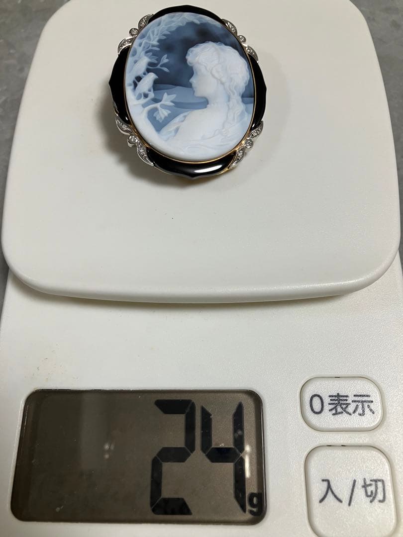 【美品】k18枠　ダイヤ12石　0.19ct ストーンカメオ　オニキス