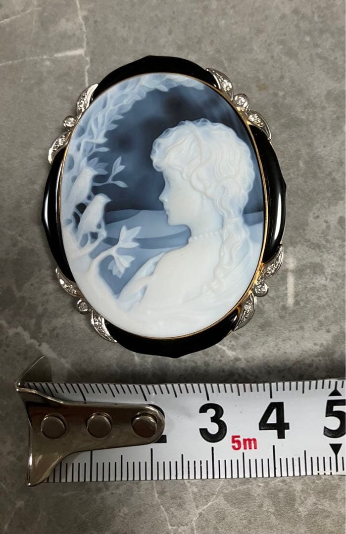 【美品】k18枠　ダイヤ12石　0.19ct ストーンカメオ　オニキス