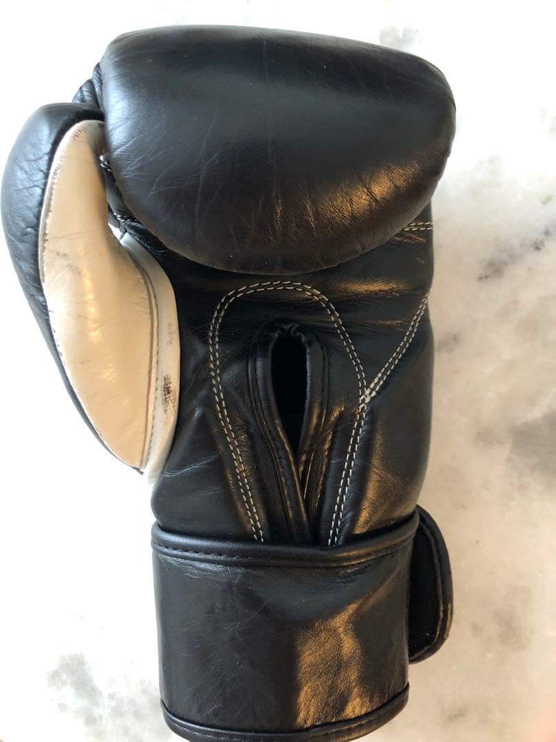 Reyes レイジェス ボクシンググローブ 8oz 黒