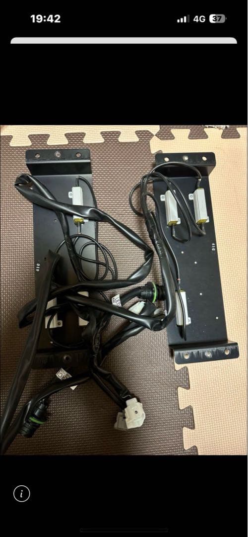 17クオン用 小糸3連テールランプフルセットです。