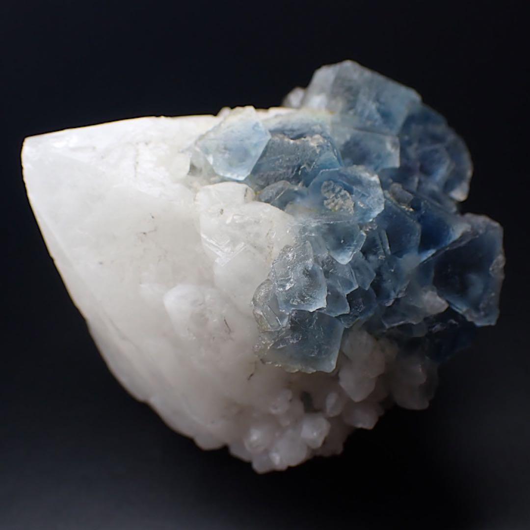 【中国/内モンゴル産】ブルーフローライトwithクォーツ