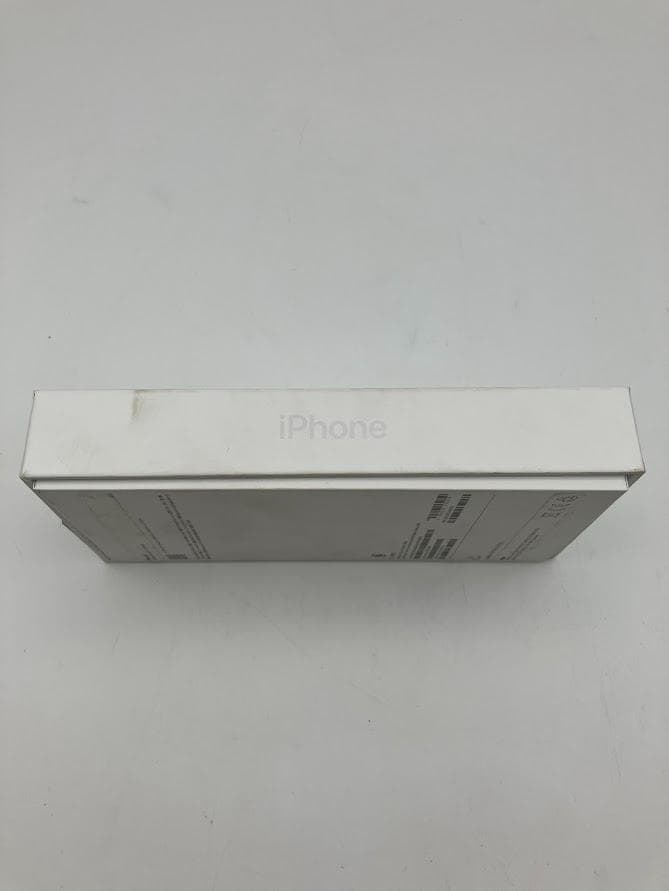 ほぼ新品　Apple iPhone 16 128GB ホワイト 本体