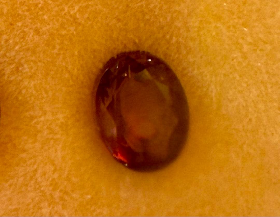 ブラジル連邦共和国ミナスジェライス州ヘマチタ鉱山産アレキサンドライト0.33ct