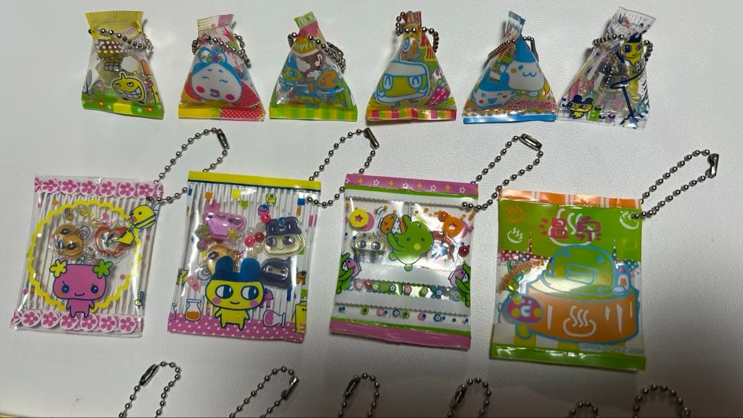 平成レトロ　たまごっち　ボンボンドロップシール　キーホルダー　一番くじ　ガチャ