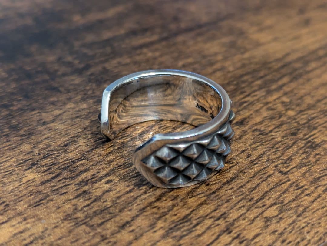 極美品！アージェントグリーム　Argent Gleam　ピラミッドスタッズリング